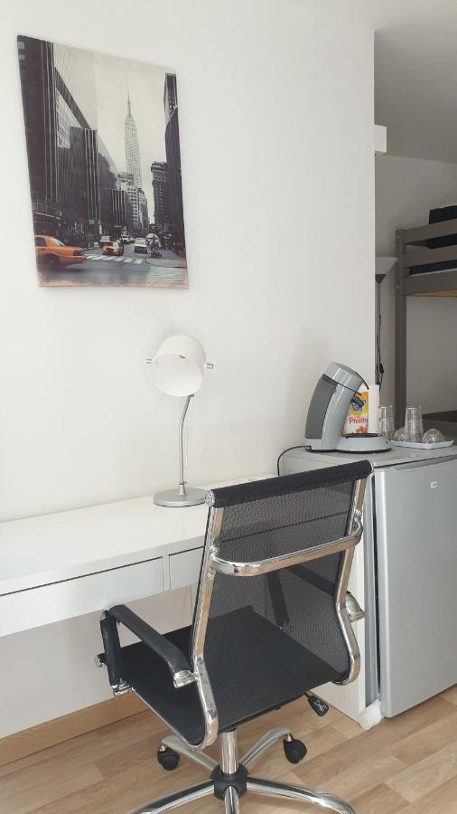 Chambres Poitiers Centre Ville - Salle De Bain, Refrigerateur, Tv Et Machine A Cafe Privatifs - Cuisine Commune - Terrasse - Hotel De Ville A 200M エクステリア 写真