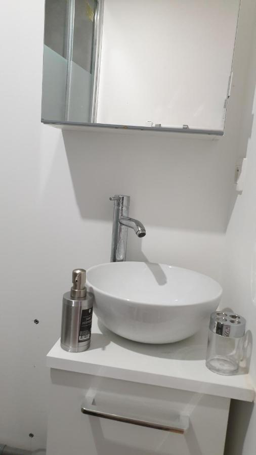 Chambres Poitiers Centre Ville - Salle De Bain, Refrigerateur, Tv Et Machine A Cafe Privatifs - Cuisine Commune - Terrasse - Hotel De Ville A 200M エクステリア 写真