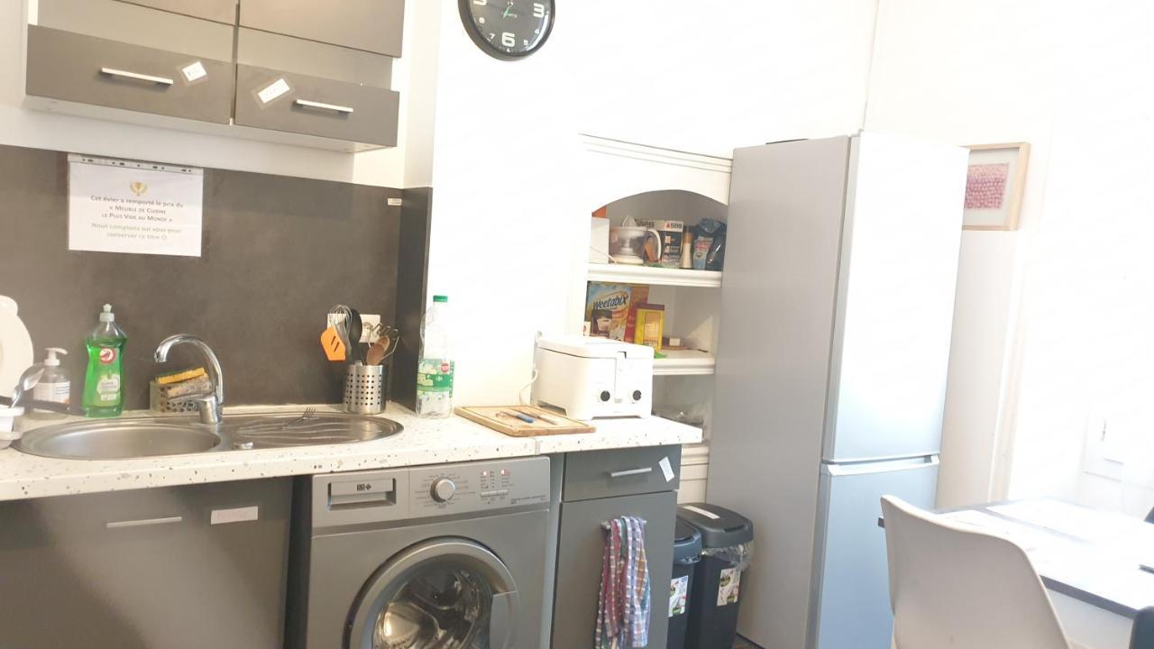 Chambres Poitiers Centre Ville - Salle De Bain, Refrigerateur, Tv Et Machine A Cafe Privatifs - Cuisine Commune - Terrasse - Hotel De Ville A 200M エクステリア 写真
