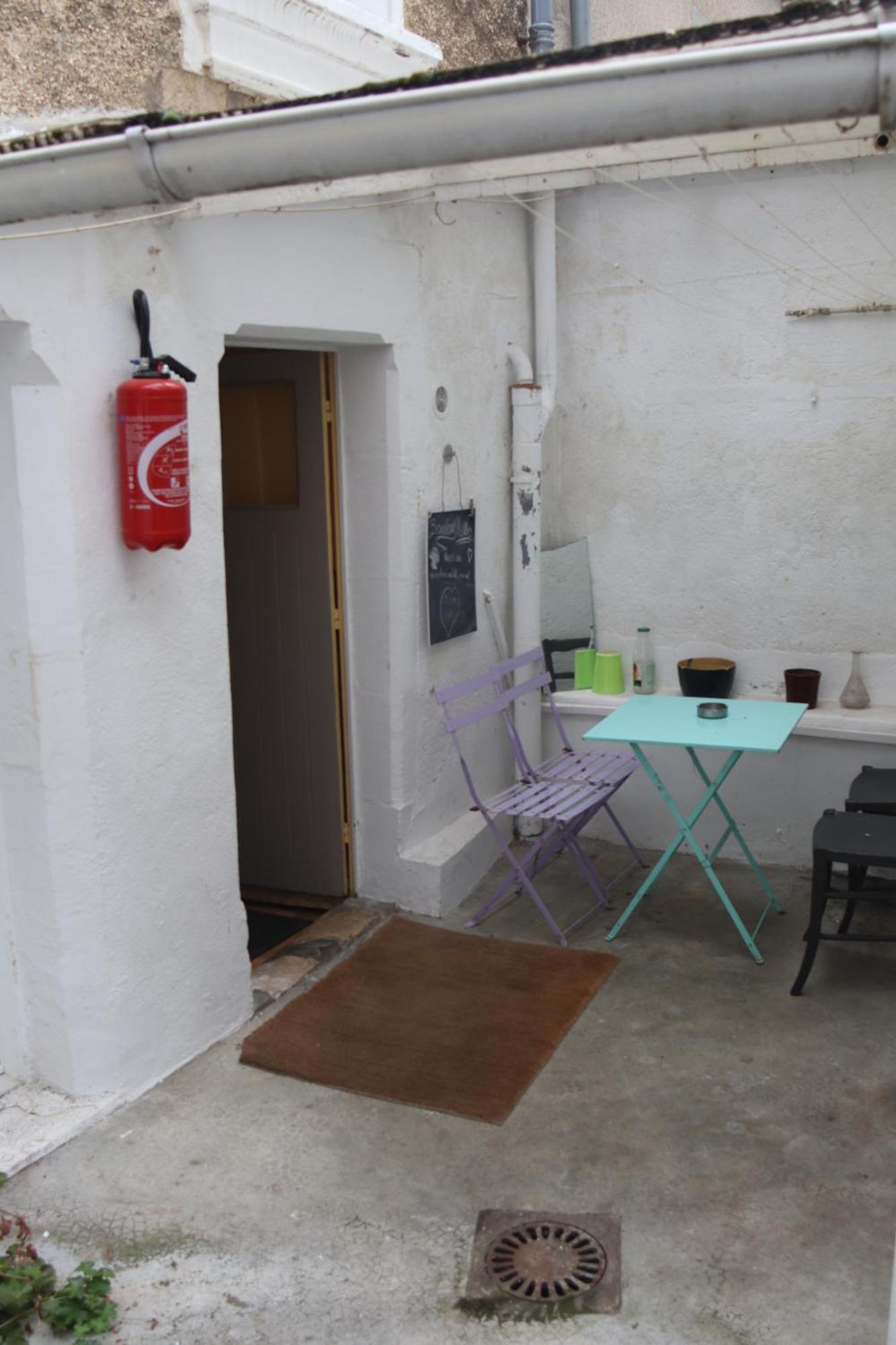 Chambres Poitiers Centre Ville - Salle De Bain, Refrigerateur, Tv Et Machine A Cafe Privatifs - Cuisine Commune - Terrasse - Hotel De Ville A 200M エクステリア 写真